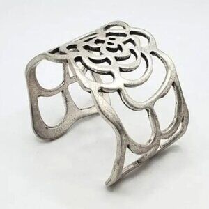 Vintage Silvertone Metal Floral Design Cuff